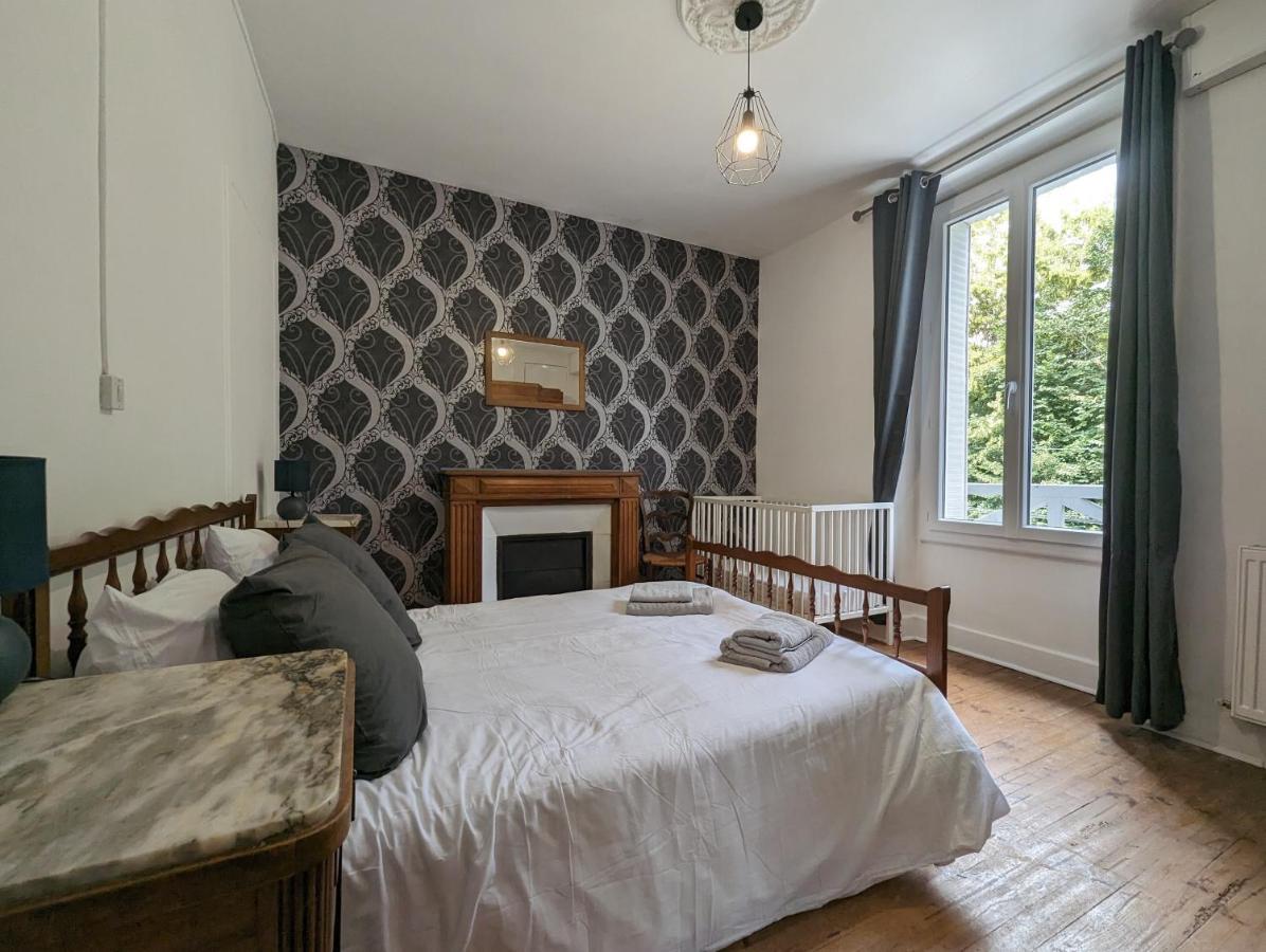 Maison Des Annees 30 - Vic-Sur-Cere - 14 Personnes Dış mekan fotoğraf